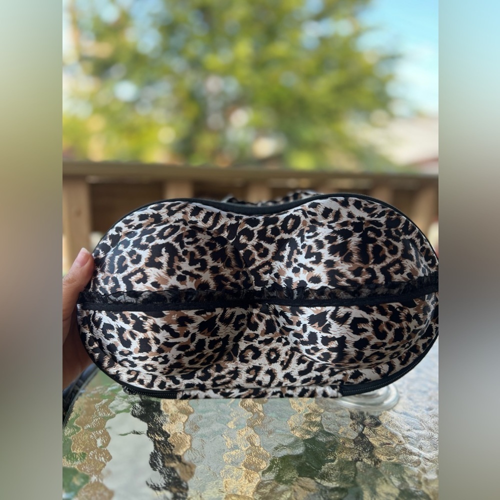 Tan Brown Black Lace Leopard Print Lingerie Bra Organizer Hard Travel Case